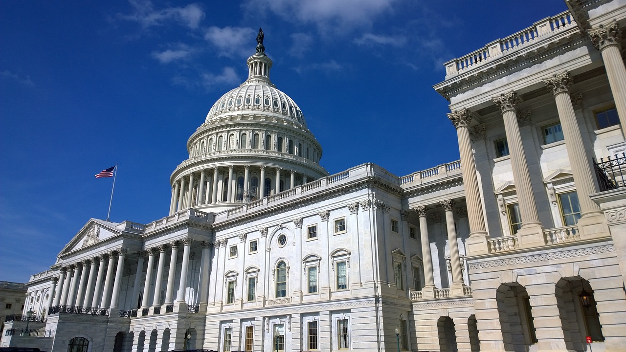 united-states-capitol-1675540_1280